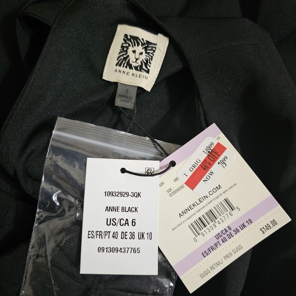 Women's Clothing (A143) - Picture 8 of 10